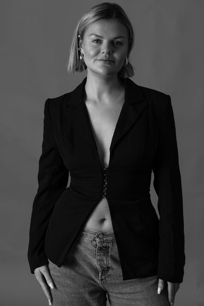 Scarlett Warrior - Independent Woman