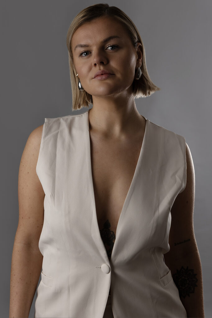 Scarlett Warrior - Independent Woman